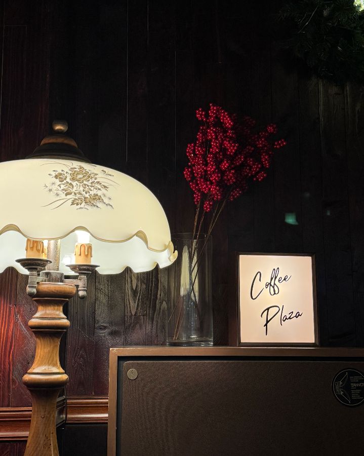 커피플라자 내부의 크리스마스 장식