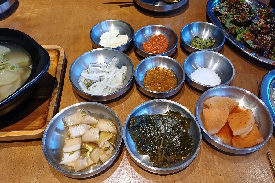 경성고기꾼 왕십리점 밑반찬