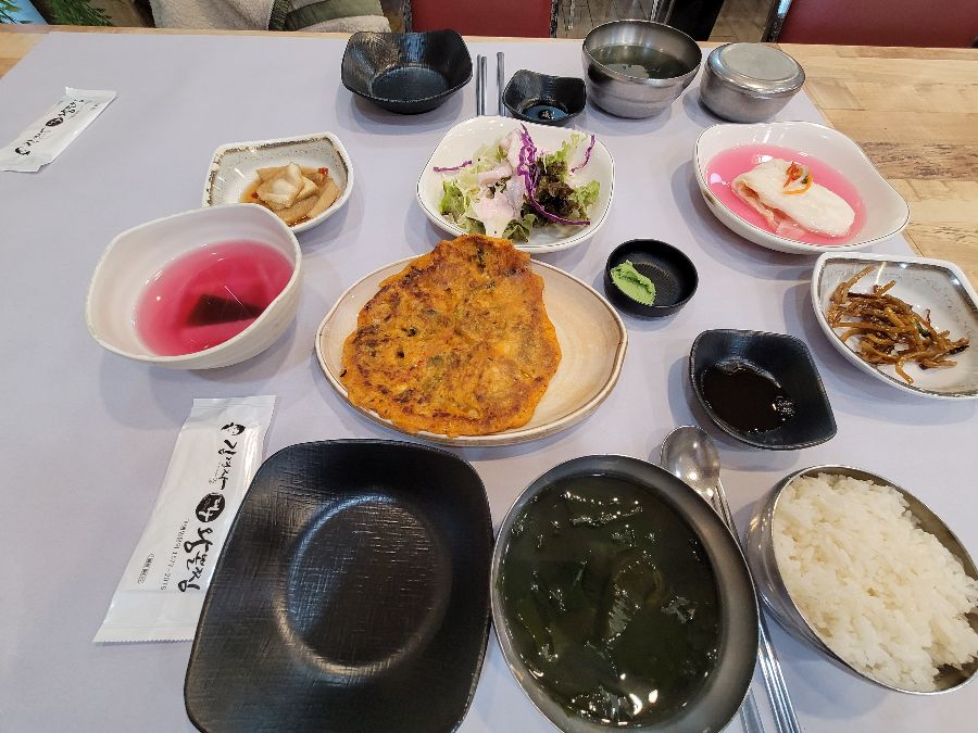 정갈하게 차려진 밑반찬