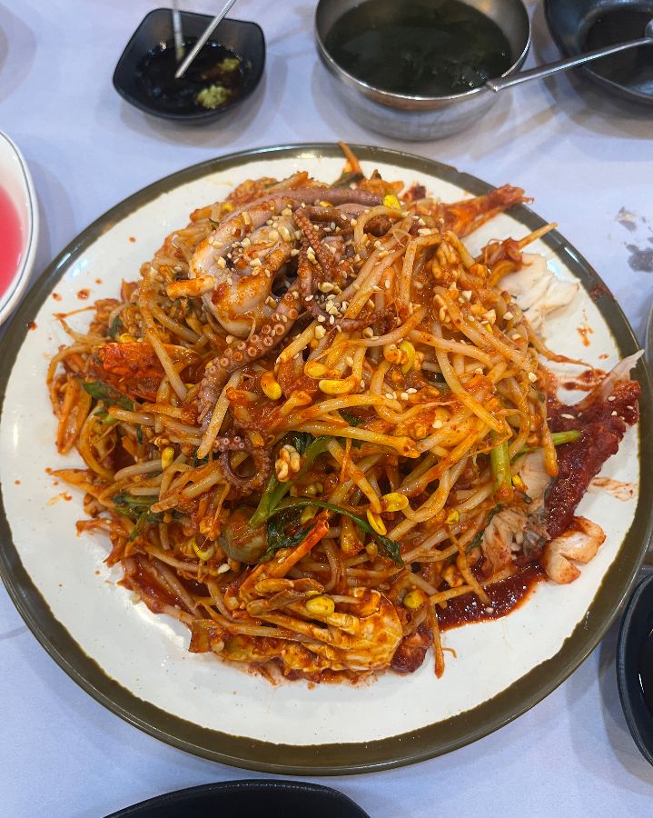 해산물이 듬뿍 들어간 해물찜