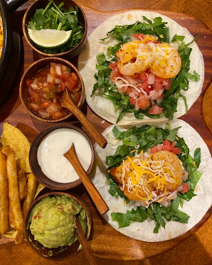 갓잇 평택고덕신도시점의 갓파히타와 소스들