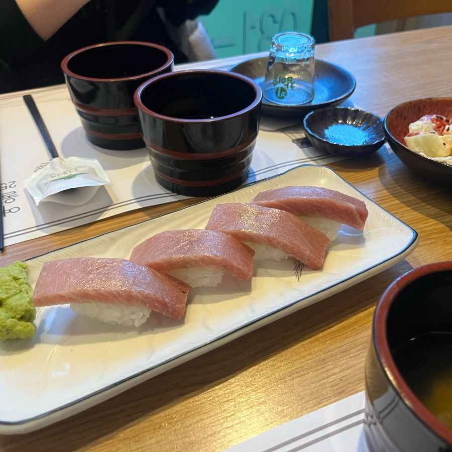 입 안에서 살살 녹는 참치 초밥