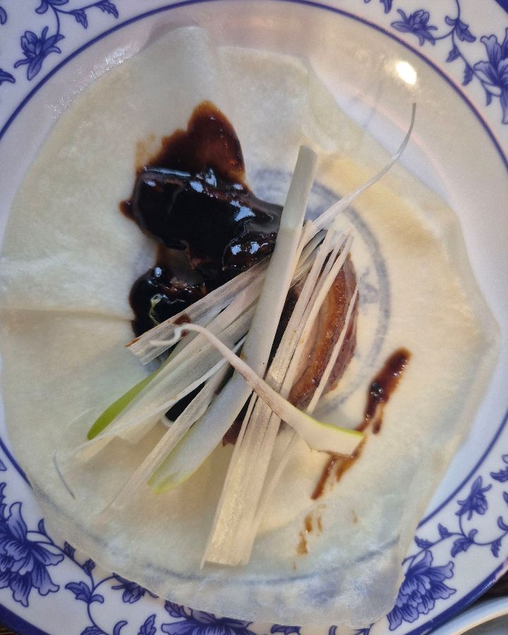 밀전병에 싸인 북경오리