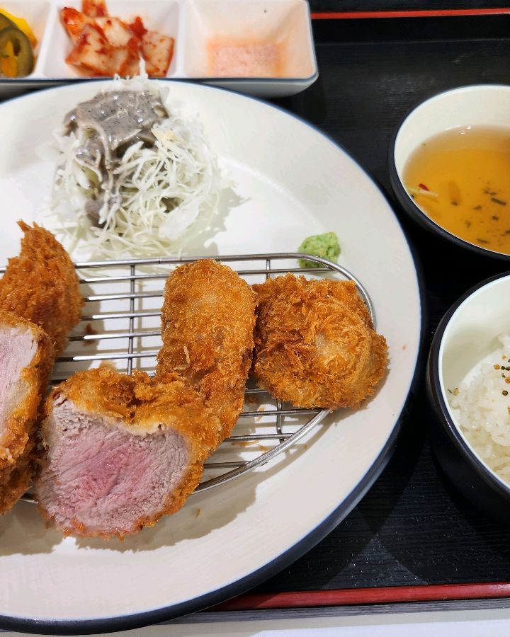 입 안에서 사르르 녹는 듯한 안심 카츠의 매력