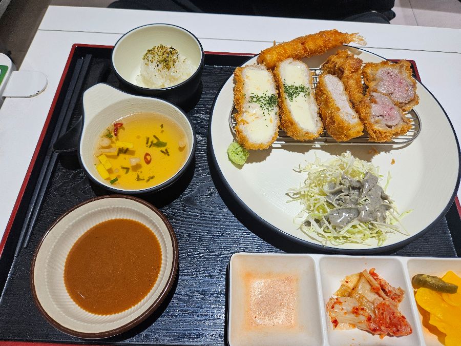 고소한 치즈가 듬뿍, 치즈 카츠의 황홀한 비주얼