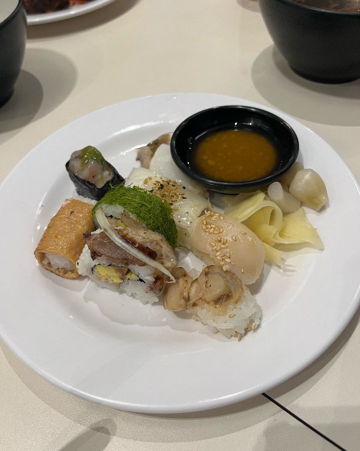 신선한 스시와 롤