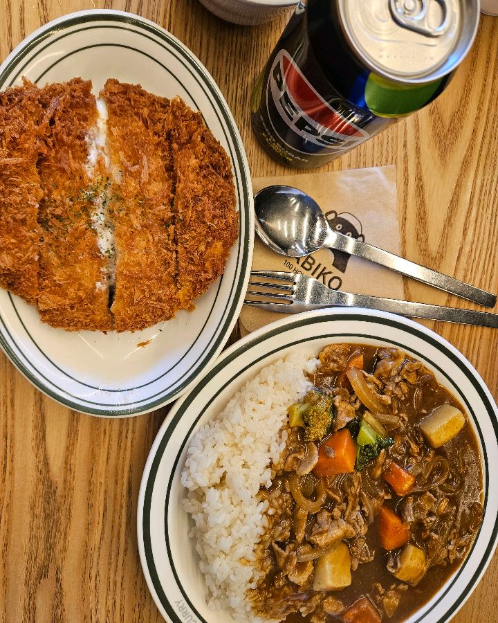 카레와 돈까스의 환상적인 조합