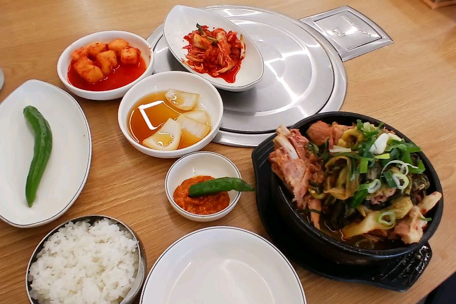 나노감자탕 한상차림