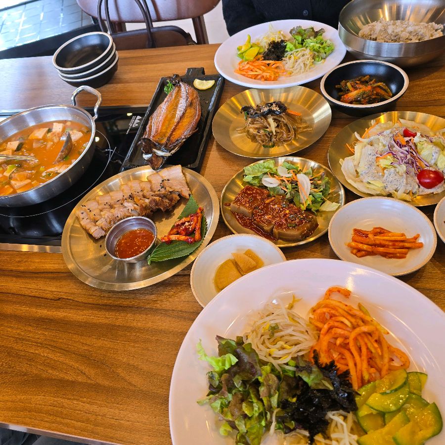 다채로운 한정식 요리