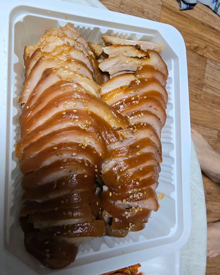 윤기가 흐르는 족발