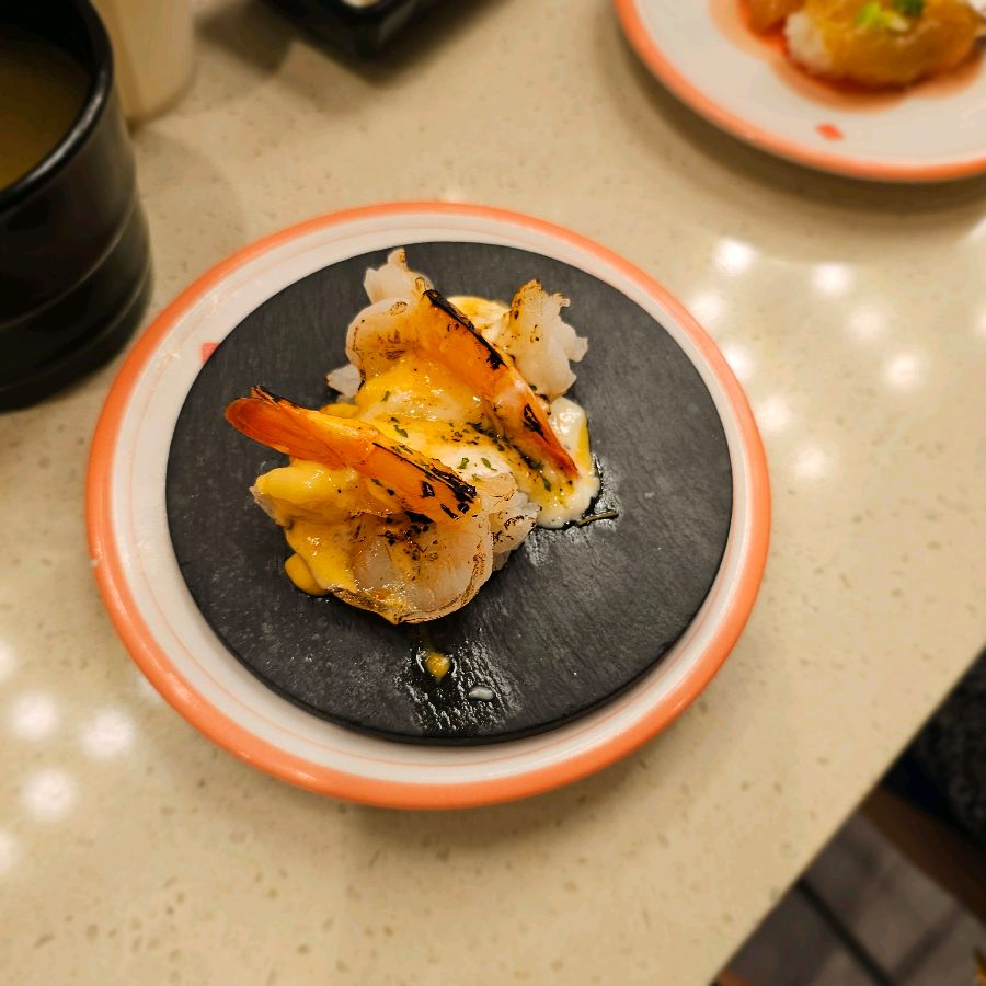 탱글탱글한 새우와 소스의 환상적인 조합, 새우초밥