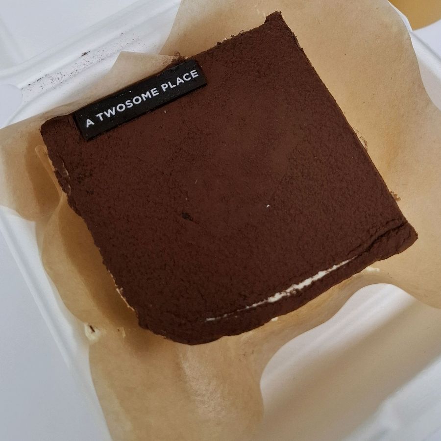 촉촉하고 부드러운 티라미수의 모습