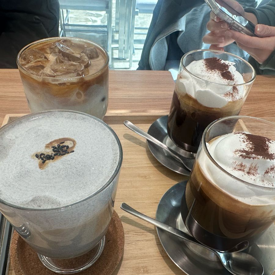 다양한 종류의 커피 음료들