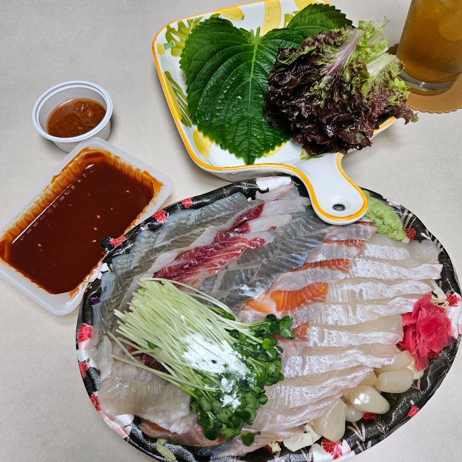 다채로운 모듬회 한상