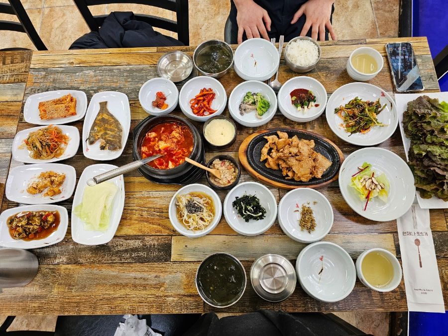 노릇하게 구워진 가자미 구이