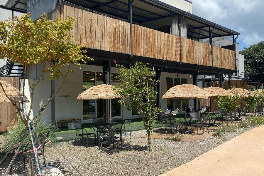 카페 외부 전경