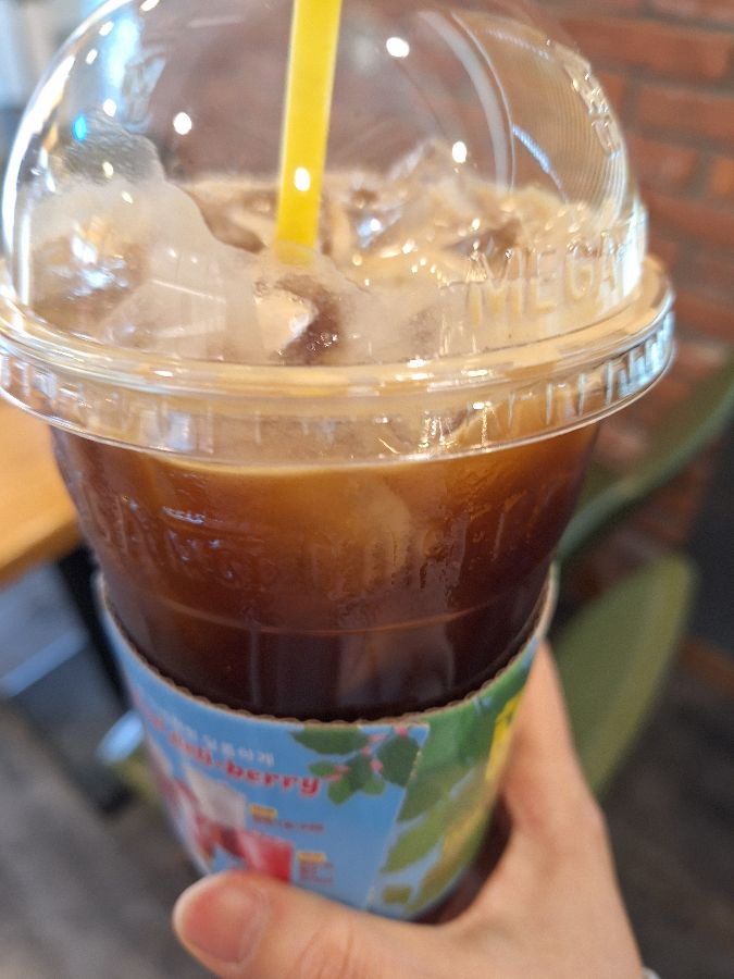 시원한 아이스 아메리카노