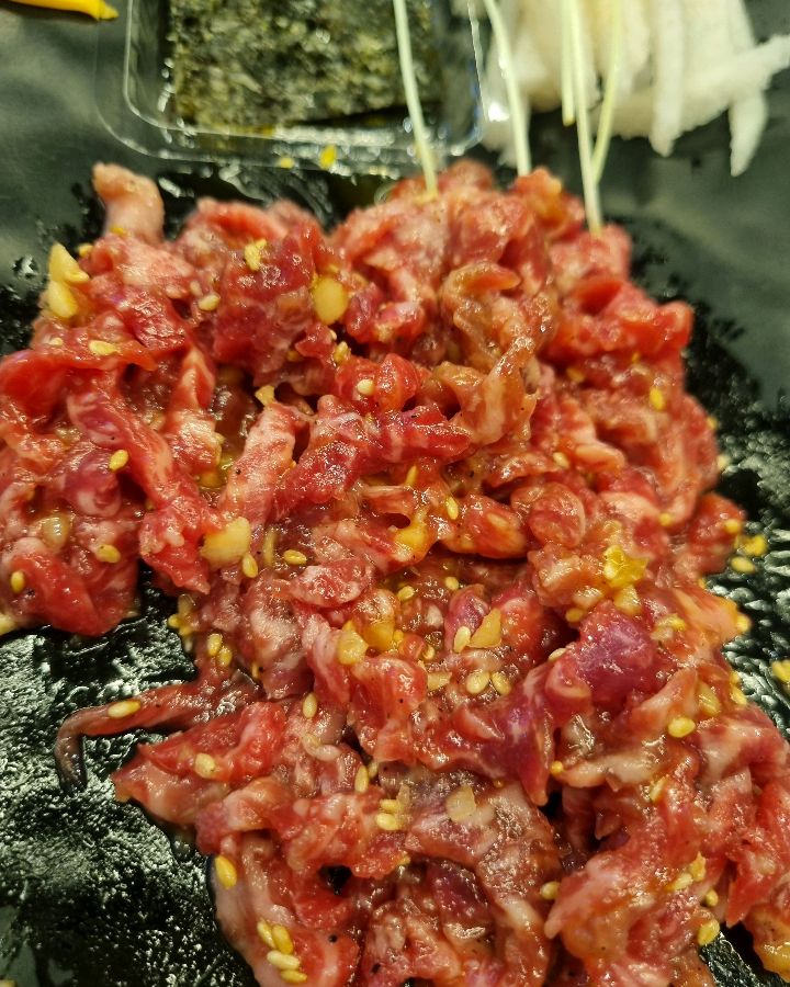 신선한 육회의 아름다운 자태