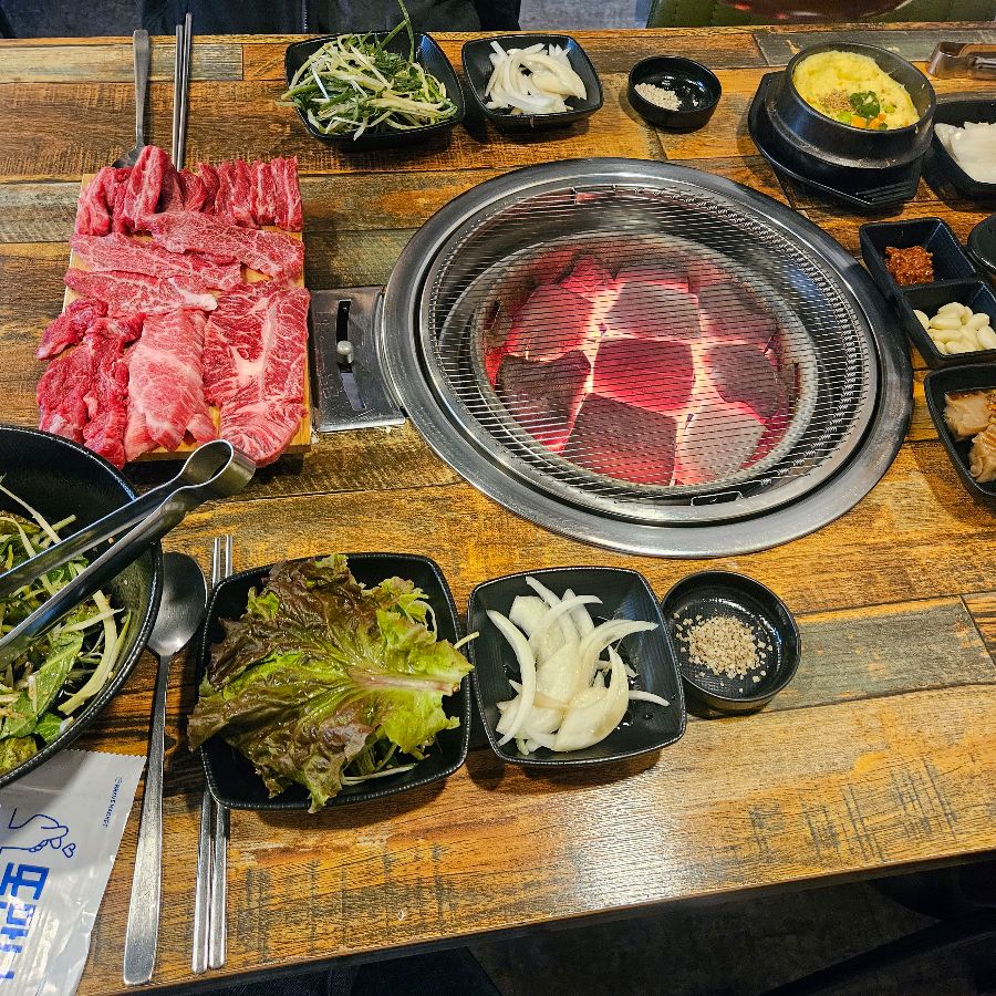 푸짐하게 차려진 한 상 차림