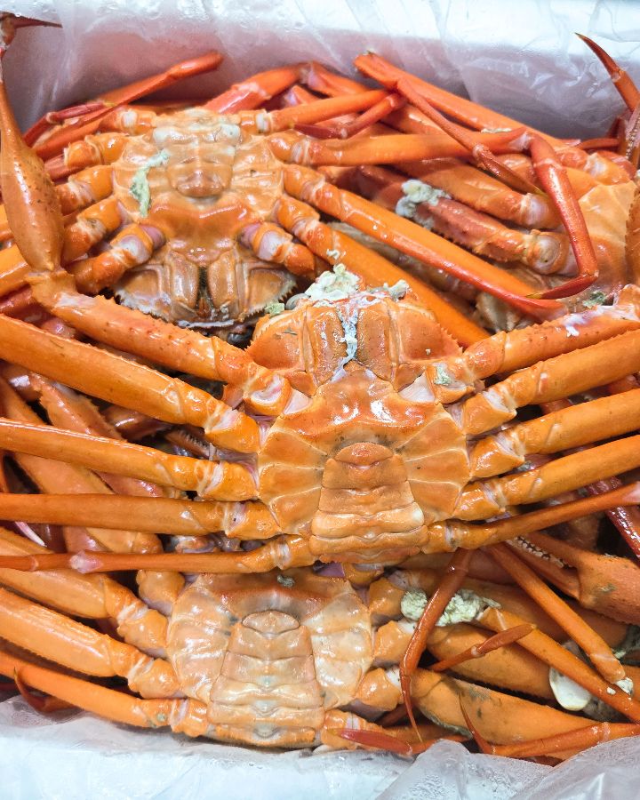 찜통에 쪄진 홍게