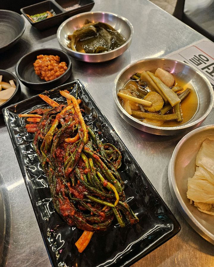 다채로운 곁들임 메뉴