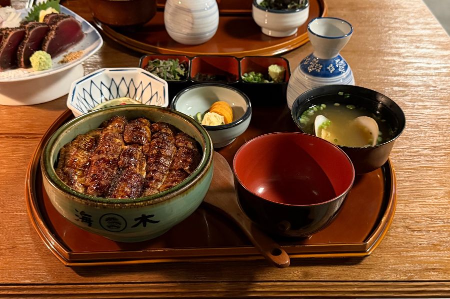 히츠마부시와 곁들여 먹기 좋은 마구로 타다끼