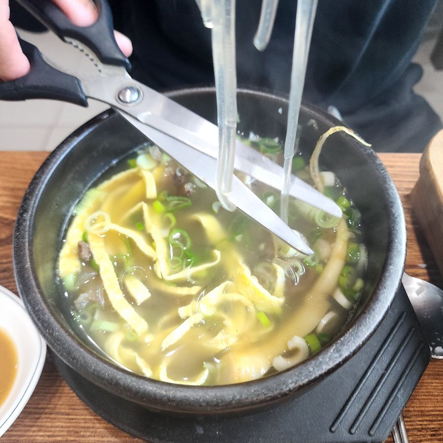 갈비탕 속 큼지막한 갈비