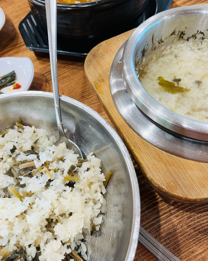 시래기 돌솥밥과 숭늉