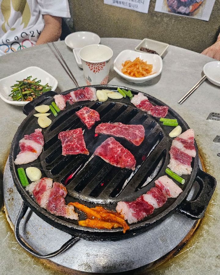 숯불 위에서 익어가는 토시살