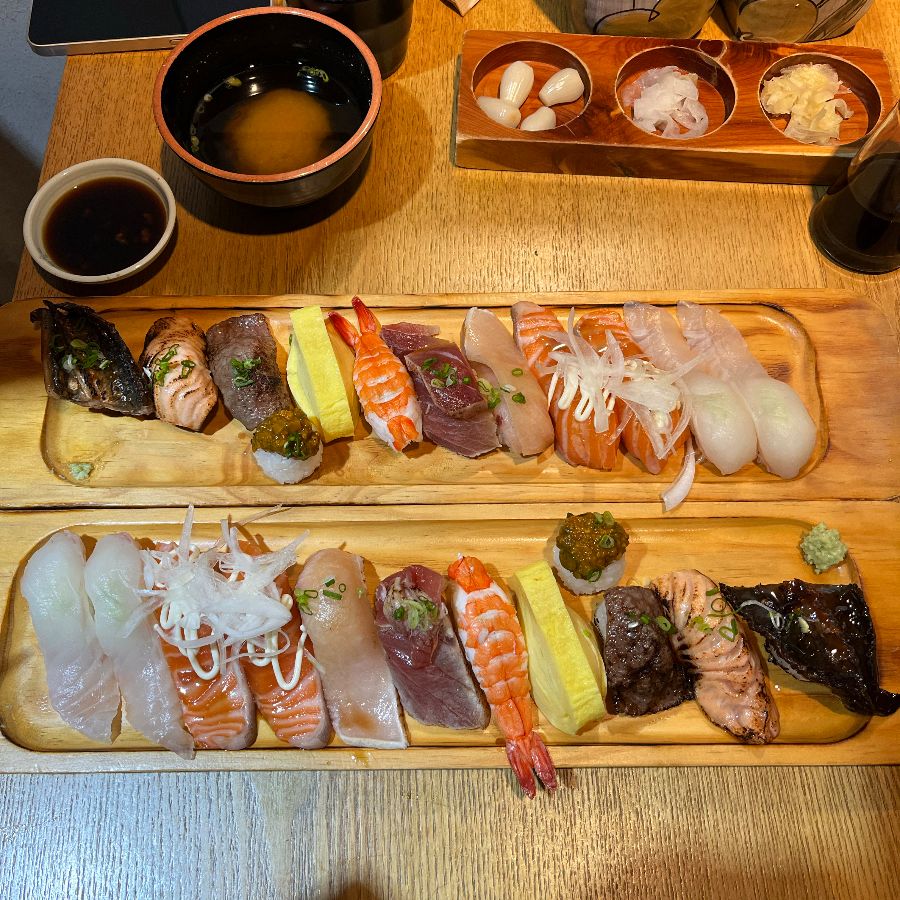 다채로운 구성의 Chef Lee 스페셜