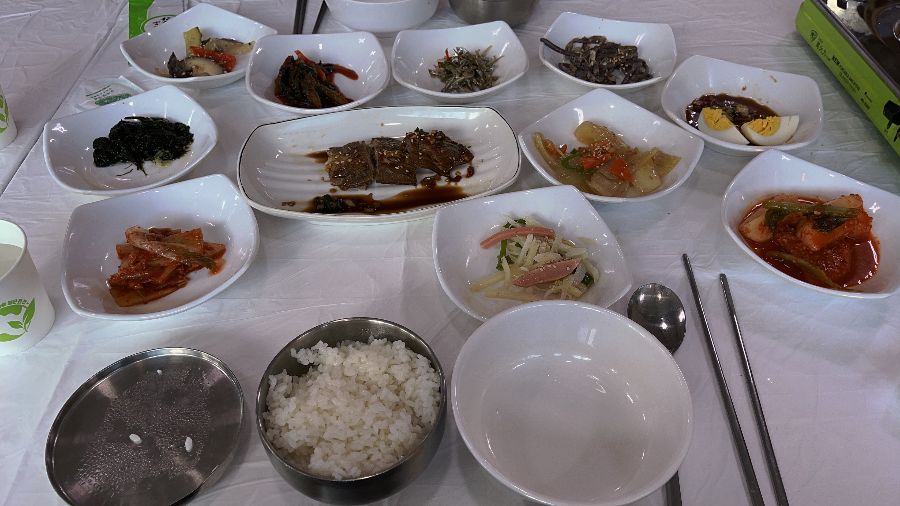 푸짐한 백반 한 상