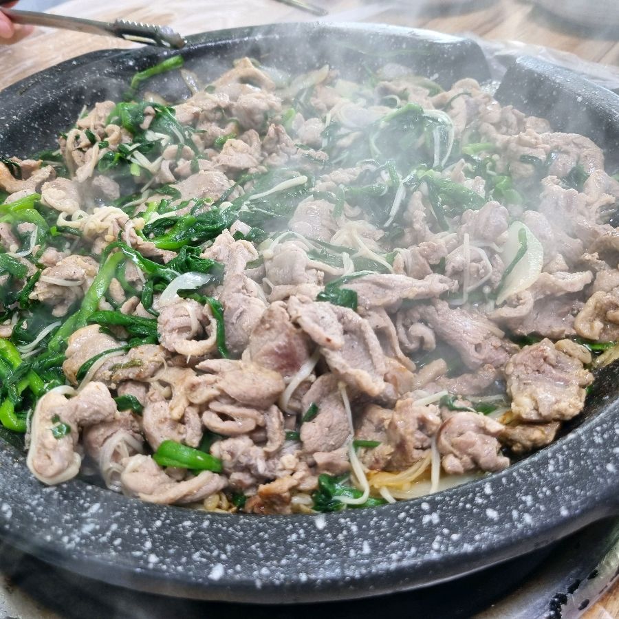 오리불고기 양념에 볶아 먹는 환상적인 볶음밥