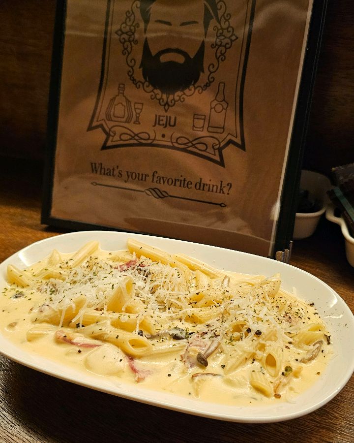 담백하면서도 고소한 까르보나라 파스타