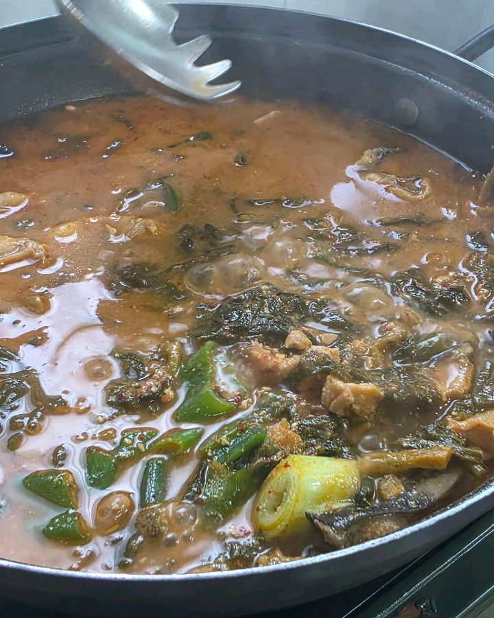 보글보글 끓고 있는 장어탕