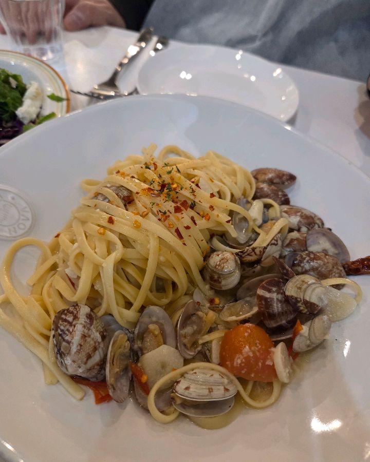 신선한 모시조개가 듬뿍 들어간 봉골레 파스타