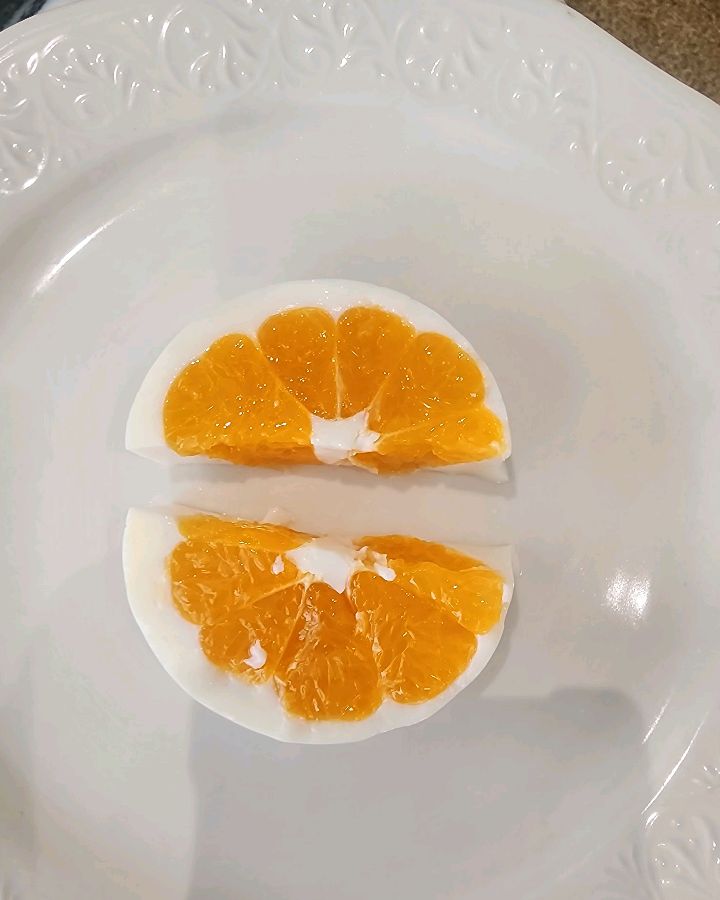 상큼한 오렌지가 들어간 요거트 디저트