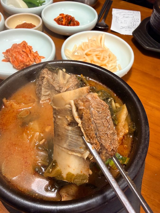 갈비탕 속 푸짐한 갈비