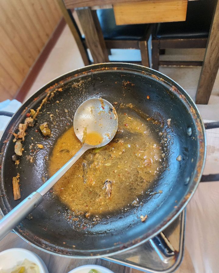 비워진 전골 냄비