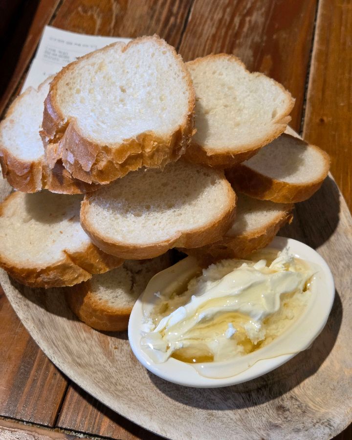 카이막과 산청꿀의 환상적인 조합, 카이막 바게트