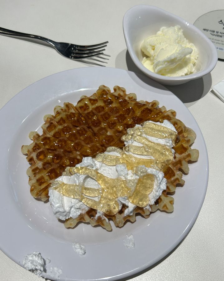 와플과 생크림