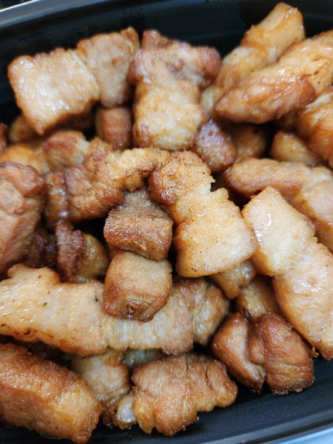 노릇하게 구워진 삼겹살