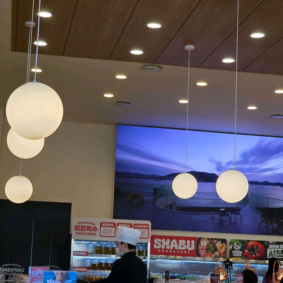 매장 내부의 조명