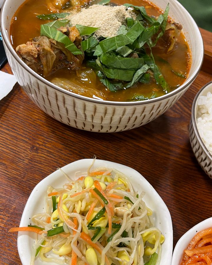 수니테이블 감자탕