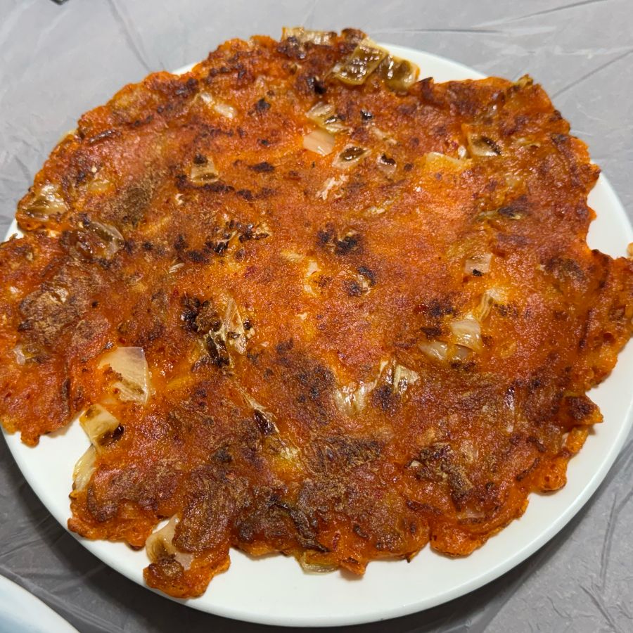 겉은 바삭하고 속은 촉촉한 김치전