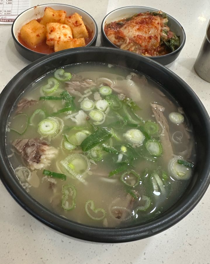 서울깍두기 설렁탕 근접샷
