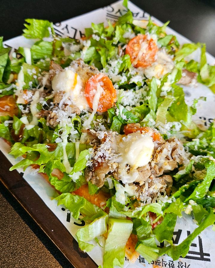 불고기 쌈 피자의 클로즈업 샷