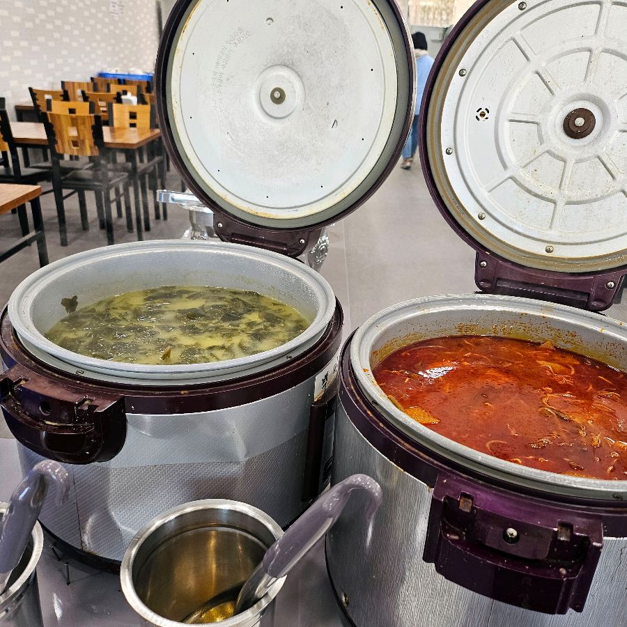 따뜻한 국물로 속을 달래주는 숭늉과 국