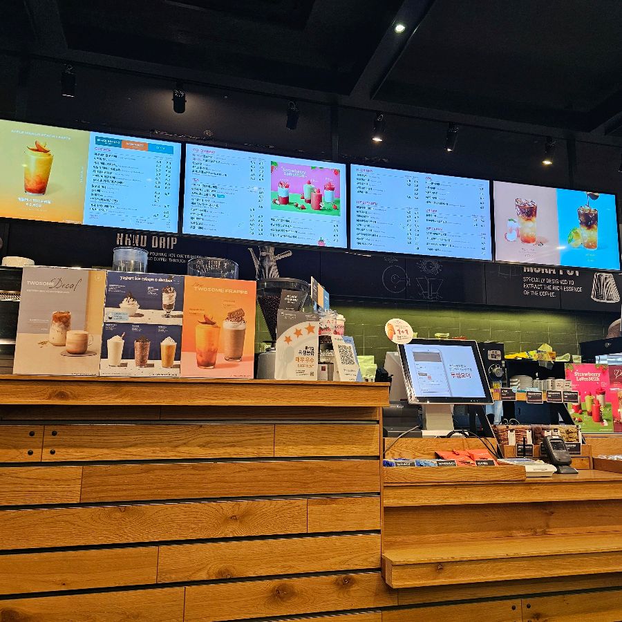 투썸플레이스 메뉴 보드