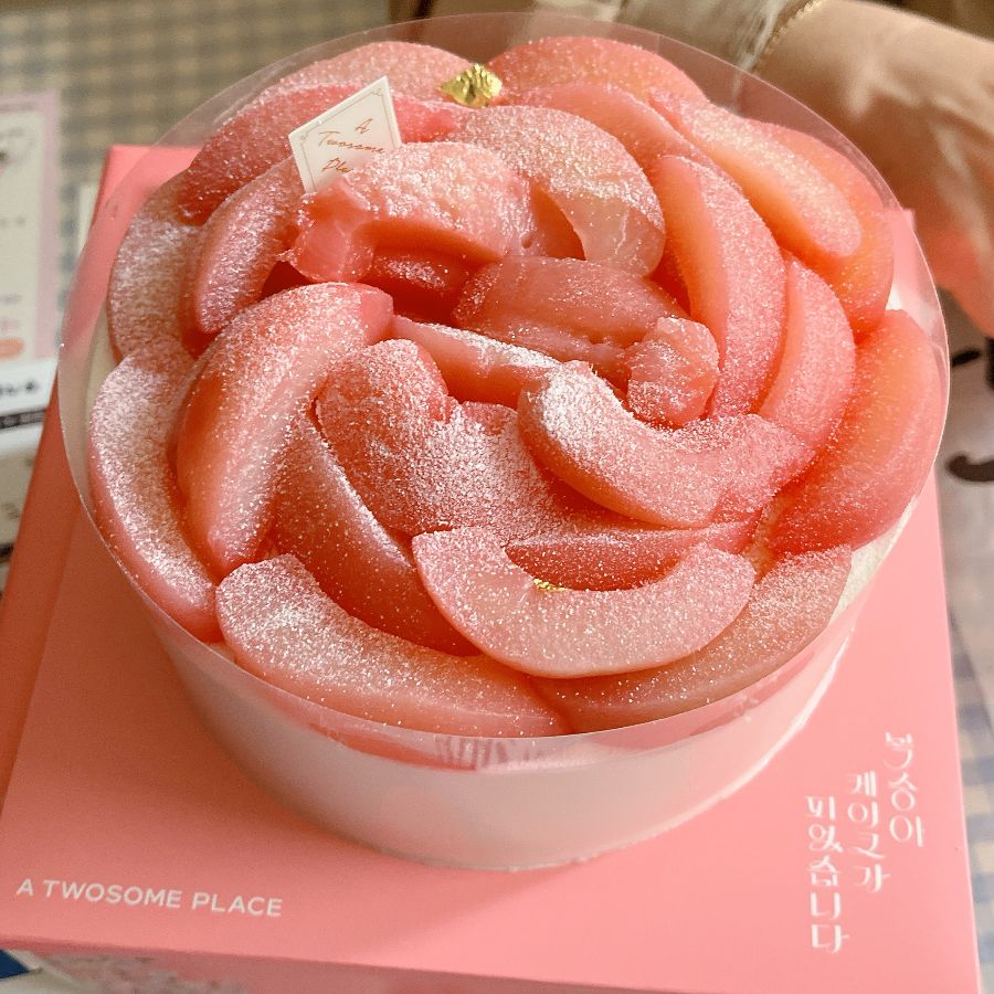 투썸플레이스 복숭아 케이크
