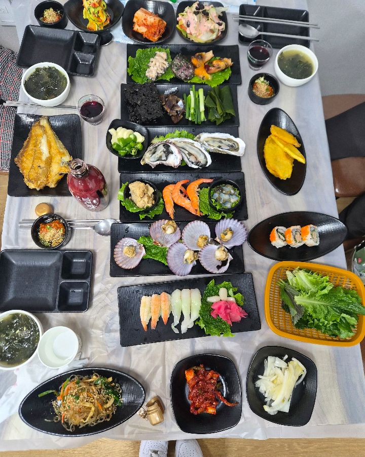 푸짐한 해산물 한 상 차림